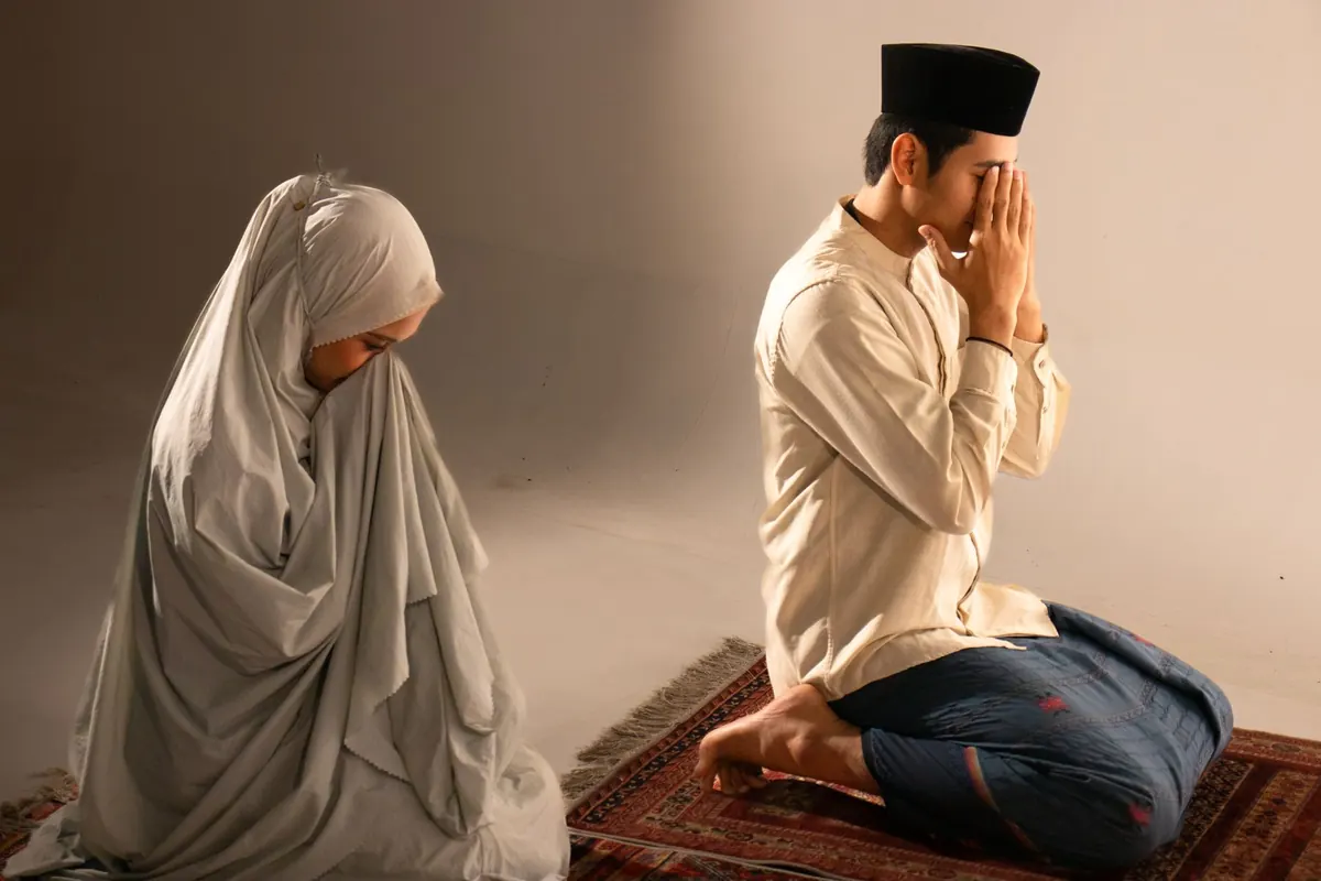 How to Pray Together as a Couple When You're Too Busy: A 10-Minute Daily Plan